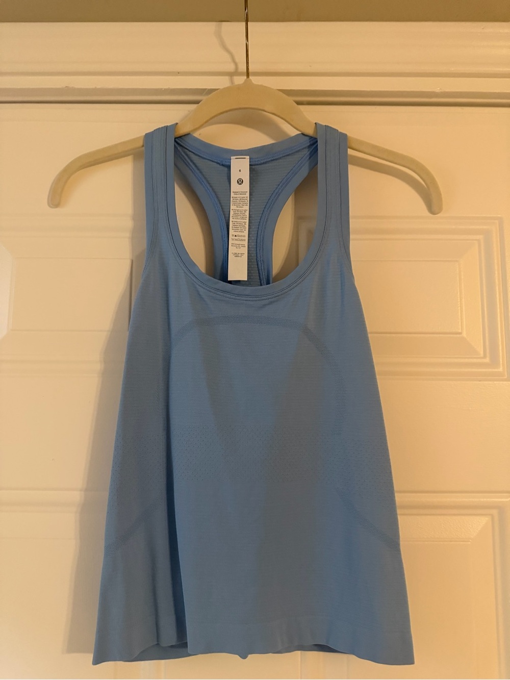 Women’s Lululemon tank top